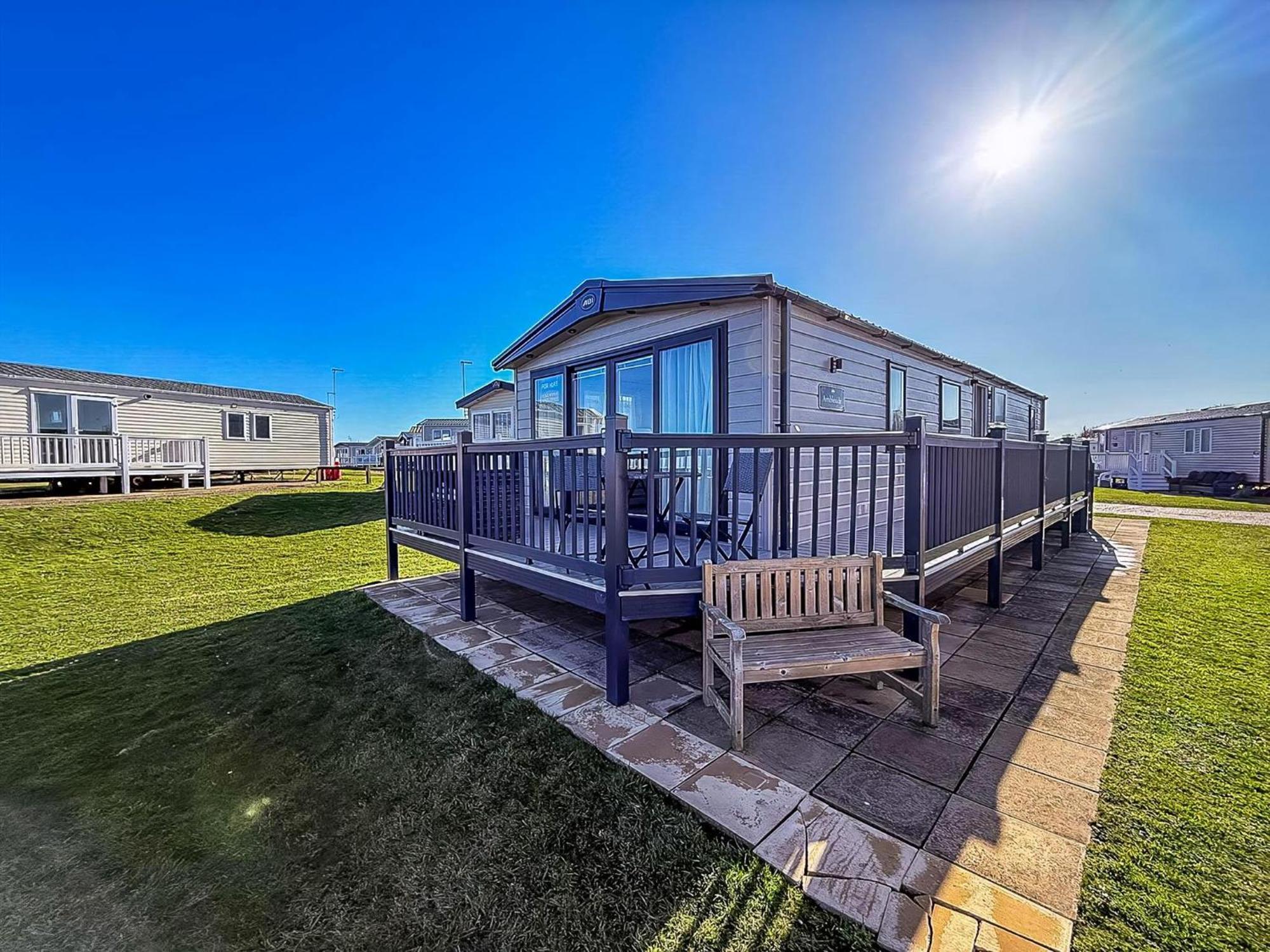 Luxury With Stunning Full Sea Views At Hopton Ref 80010w Great Yarmouth